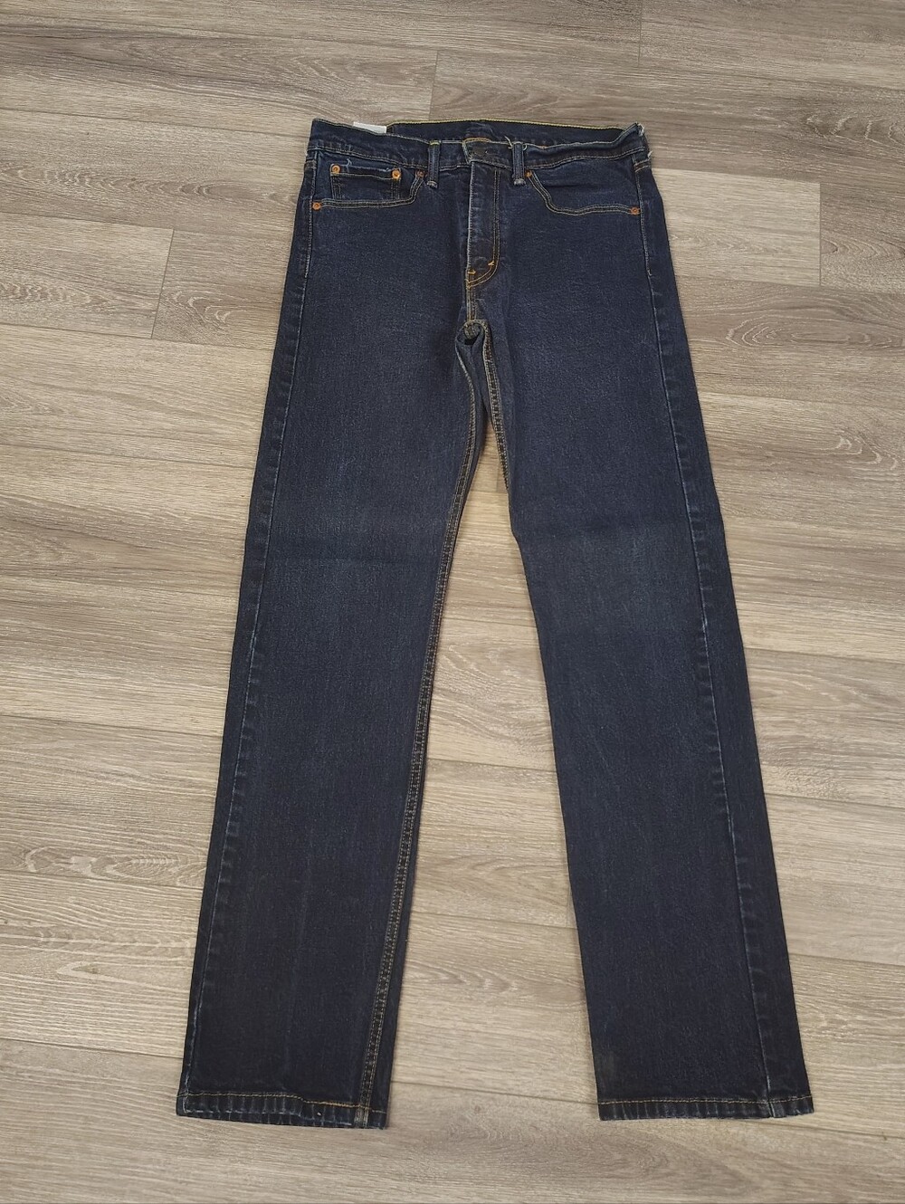 Levi's 33/34 Classic Straight-Leg Men's Jeans in Dark Blue